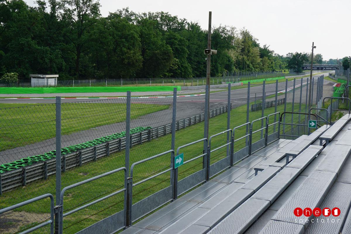 italy-grandstand-13-right