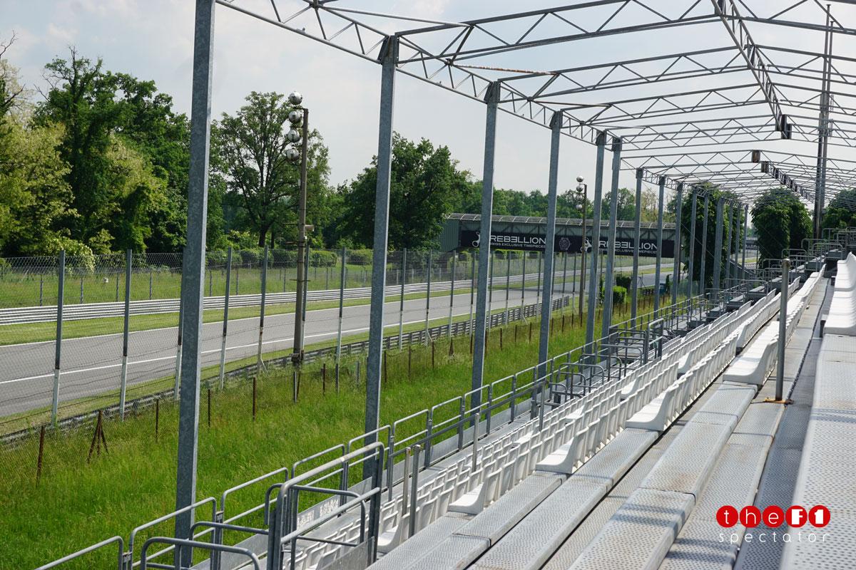 italy-grandstand-18-right-1