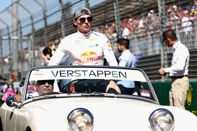 f1 track parade time