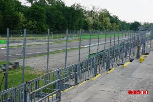 italy-grandstand-15-right