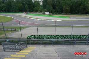 italy-grandstand-16-centre
