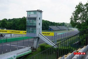 italy-grandstand-26-right-1