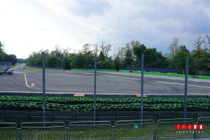 italy-grandstand-9-left